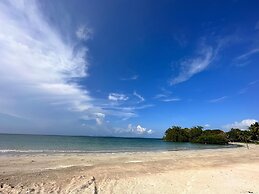 La Tranquilidad Beach Resort