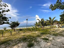 La Tranquilidad Beach Resort