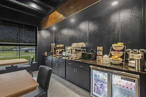 Cobblestone Hotel & Suites - Cullman