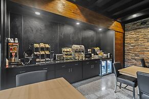 Cobblestone Hotel & Suites - Cullman