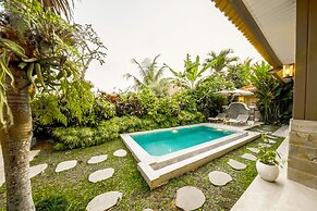 Nyaman Villas by EVDEkimi