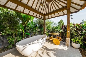 Nyaman Villas by EVDEkimi