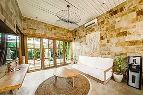 Nyaman Villas by EVDEkimi