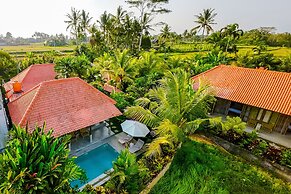 Nyaman Villas by EVDEkimi