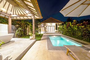 Nyaman Villas by EVDEkimi