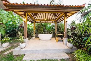 Nyaman Villas by EVDEkimi