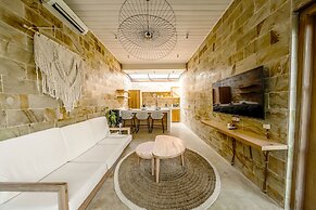 Nyaman Villas by EVDEkimi