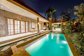 Nyaman Villas by EVDEkimi