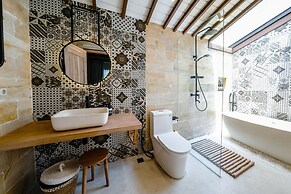 Nyaman Villas by EVDEkimi