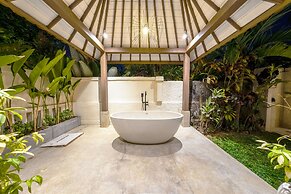 Nyaman Villas by EVDEkimi