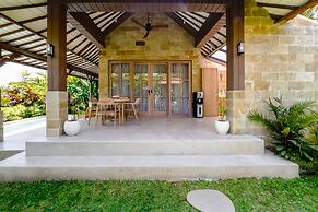 Nyaman Villas by EVDEkimi