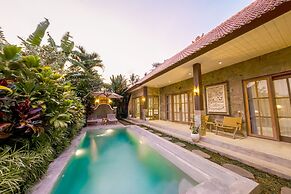 Nyaman Villas by EVDEkimi