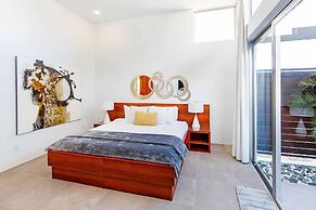 Oceanside Vacation Villa with Private Pool and Resort Amenities v10