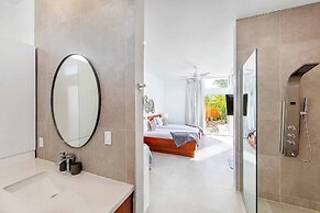 Oceanside Vacation Villa with Private Pool and Resort Amenities v10