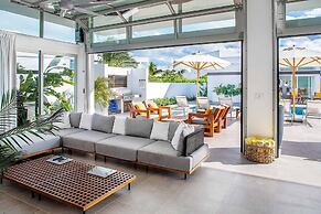 Oceanside Vacation Villa with Private Pool and Resort Amenities v10