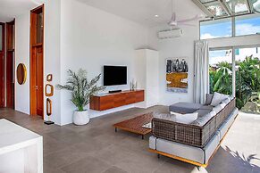 Oceanside Vacation Villa with Private Pool and Resort Amenities v10