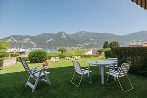 Interno 2 in Iseo With 1 Bedrooms and 1 Bathrooms