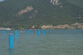 Interno 2 in Iseo With 1 Bedrooms and 1 Bathrooms