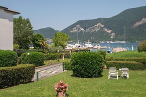 Interno 2 in Iseo With 1 Bedrooms and 1 Bathrooms