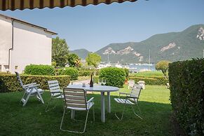 Interno 2 in Iseo With 1 Bedrooms and 1 Bathrooms