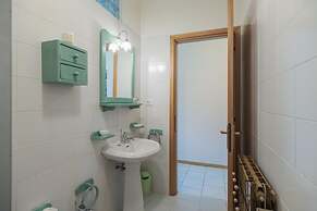 Interno 2 in Iseo With 1 Bedrooms and 1 Bathrooms