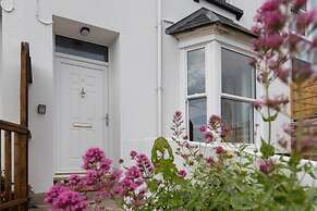 Penalun House - Beautiful Sea Views