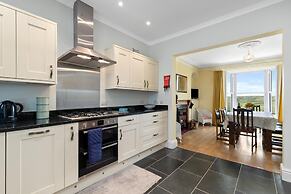Penalun House - Beautiful Sea Views