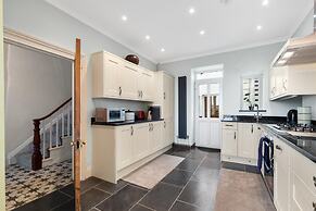 Penalun House - Beautiful Sea Views