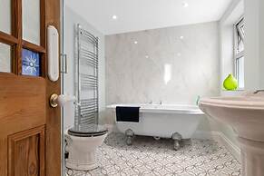 Penalun House - Beautiful Sea Views