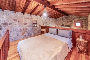 Chic Villa w Fireplace 3 min to Beach in Bodrum