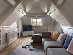 Reybridge House