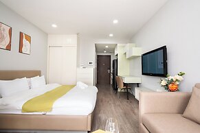 REM Rivergate Garden Pool Signature Apartments