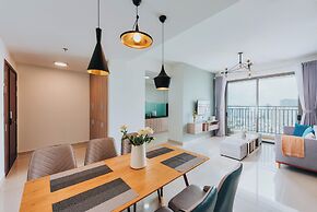 REM Rivergate Garden Pool Signature Apartments