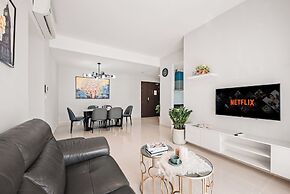 REM Rivergate Garden Pool Signature Apartments