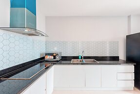 REM Rivergate Garden Pool Signature Apartments