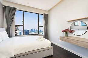 REM Rivergate Garden Pool Signature Apartments