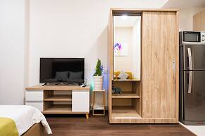 REM Rivergate Garden Pool Signature Apartments