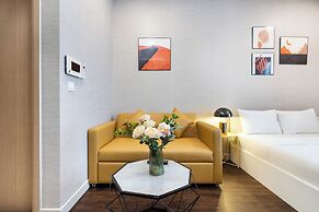 REM Rivergate Garden Pool Signature Apartments