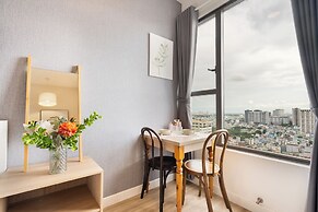 REM Rivergate Garden Pool Signature Apartments