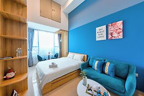 REM Rivergate Garden Pool Signature Apartments