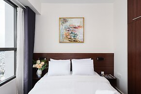 REM Rivergate Garden Pool Signature Apartments