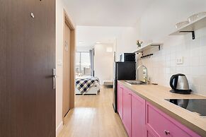 REM Rivergate Garden Pool Signature Apartments