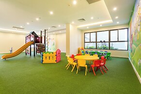 REM Rivergate Garden Pool Signature Apartments