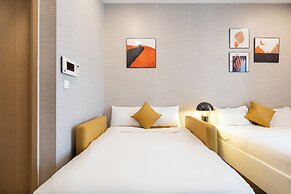 REM Rivergate Garden Pool Signature Apartments