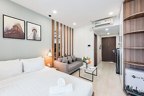 REM Rivergate Garden Pool Signature Apartments