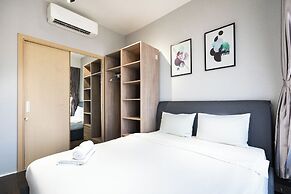 REM Rivergate Garden Pool Signature Apartments