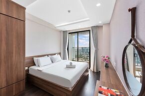 REM Rivergate Garden Pool Signature Apartments