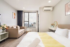 REM Rivergate Garden Pool Signature Apartments