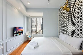 REM Rivergate Garden Pool Signature Apartments