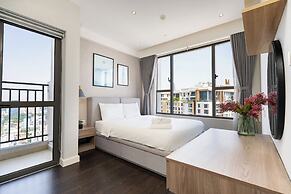 REM Rivergate Garden Pool Signature Apartments